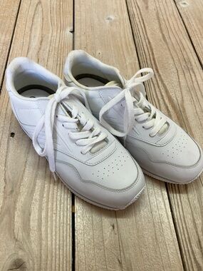 Athletic Works Women's White Athletic Sneakers